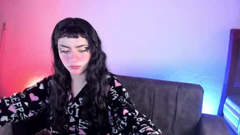 Snapshot of kitty__chs chatting on 10-21-25, 11:33 kitty__chs online show from 10-21-25, 11:33