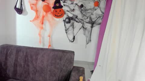 Snapshot of kitty__chs chatting on 11-15-25, 11:07 kitty__chs online show from 11-15-25, 11:07