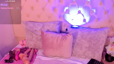 Snapshot of kitty__rouse chatting on 02-10-26, 05:44 Kitty online show from 02-10-26, 05:44