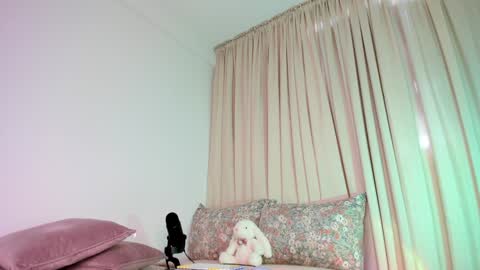 sophie online show from 11-04-25, 04:06