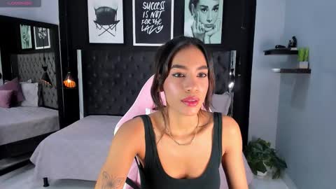 Snapshot of kitty_collins_ chatting on 09-16-25, 11:11 Kitty online show from 09-16-25, 11:11