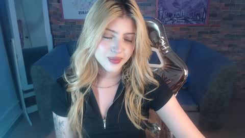 kitty_fox_b online show from 12-23-24, 06:58