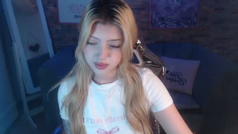 kitty_fox_b online show from 01-10-25, 12:58