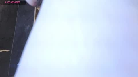 kitty_fox_b online show from 10-20-25, 01:00