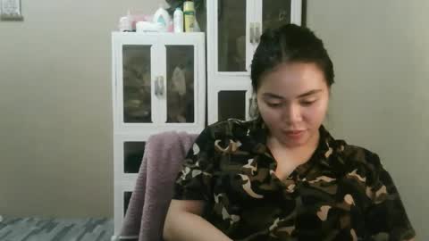 kitty_fussy online show from 10-14-25, 03:46