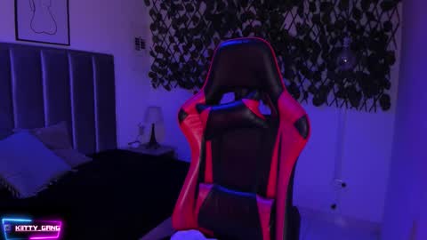 Camila online show from 10-10-25, 02:32