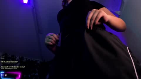 Camila online show from 10-16-25, 02:01