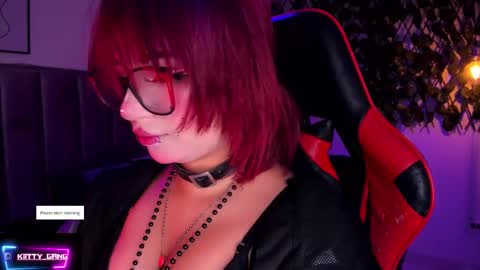 Camila online show from 10-23-25, 02:22