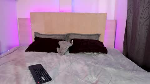 Snapshot of kitty_katte_ chatting on 10-30-25, 10:10 Kate online show from 10-30-25, 10:10