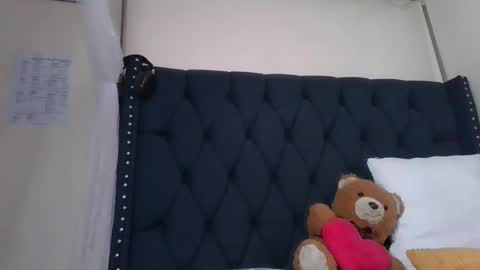 kitty_kerry online show from 12-23-25, 07:39