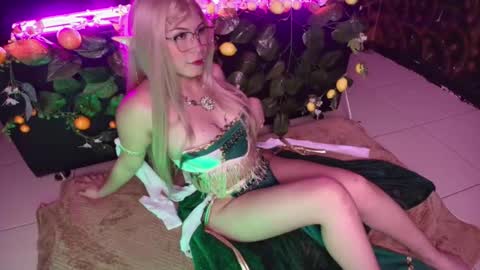 Snapshot of kitty_malach chatting on 11-16-25, 02:28 Kitty online show from 11-16-25, 02:28