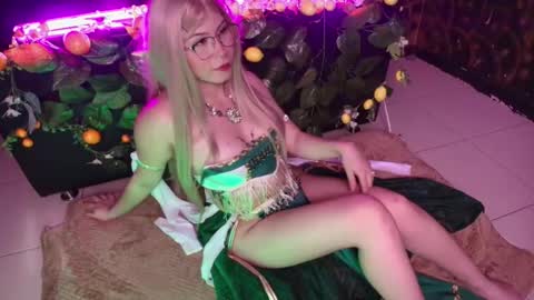 Snapshot of kitty_malach chatting on 11-21-25, 03:05 Kitty online show from 11-21-25, 03:05