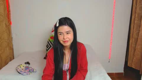 kitty_small69 online show from 12-18-25, 02:17