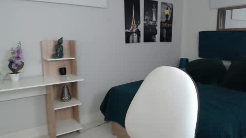 Snapshot of kitty_stern chatting on 02-11-26, 06:57 kitty online show from 02-11-26, 06:57