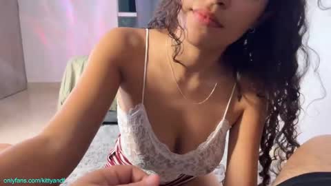 Kitty black hair 19 years Isa red hair18 years John 21 years online show from 02-14-25, 03:22