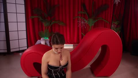 Snapshot of kittycaitlin chatting on 10-24-25, 06:04 Katya online show from 10-24-25, 06:04