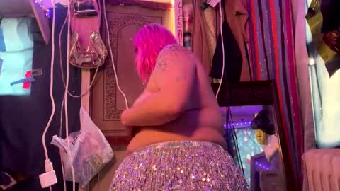 Snapshot of kittycat929709 chatting on 12-17-24, 02:22 Drip maker online show from 12-17-24, 02:22