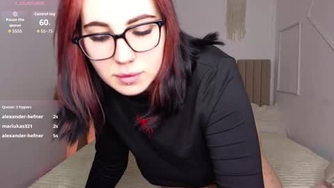 Snapshot of kittycat_meooow_ chatting on 02-17-26, 11:11 Shira online show from 02-17-26, 11:11