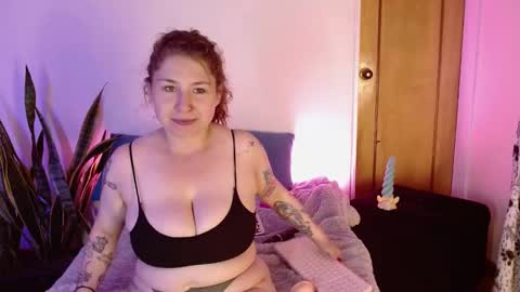 LAURA  help me reach 100likes online show from 09-26-25, 06:45