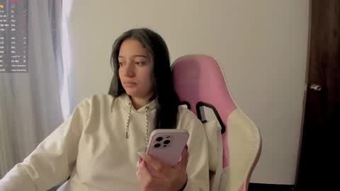 Snapshot of kittyfeet2 chatting on 02-07-26, 06:44 kitty online show from 02-07-26, 06:44