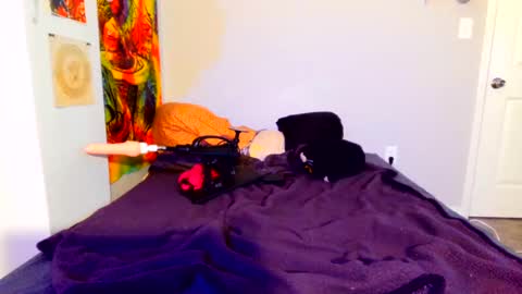 Snapshot of kittygoddess420 chatting on 10-11-25, 08:13 babygirlkitty online show from 10-11-25, 08:13