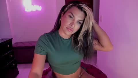 Snapshot of kittyhotts chatting on 02-03-25, 11:42 Sari bell online show from 02-03-25, 11:42