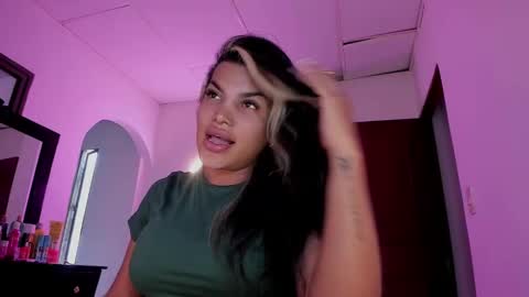 Snapshot of kittyhotts chatting on 02-04-25, 12:33 Sari bell online show from 02-04-25, 12:33