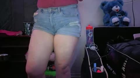 Snapshot of kittykat_1999 chatting on 02-09-26, 06:06 kittykat 1999 online show from 02-09-26, 06:06