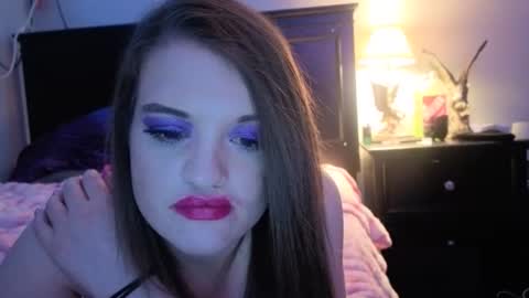 Snapshot of kittykat_1999 chatting on 02-24-26, 09:24 kittykat 1999 online show from 02-24-26, 09:24