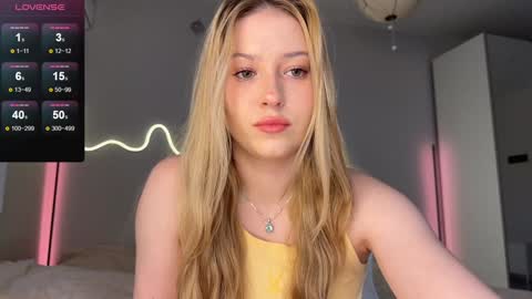 Snapshot of kittyloffe chatting on 03-18-26, 03:42 Monika online show from 03-18-26, 03:42