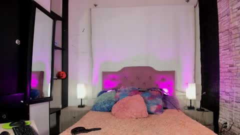 Tatiana Guerrero online show from 11-19-25, 03:28