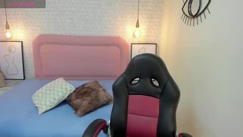  K I T T  Y  online show from 10-21-25, 12:28