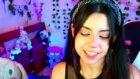 Kittyuwu  online show from 10-17-25, 07:38