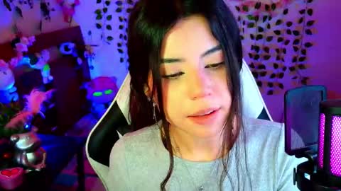 Kittyuwu  online show from 11-12-25, 07:24