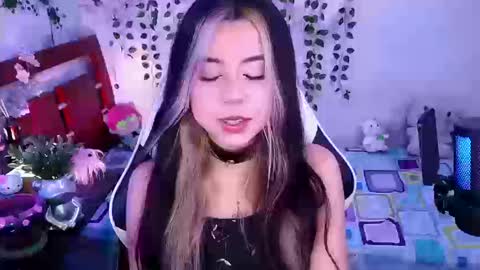 Kittyuwu  online show from 03-18-26, 10:35