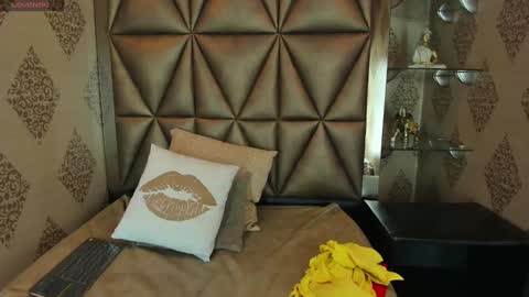 Snapshot of kittyvelvet_ chatting on 03-07-25, 12:34 kittyvelvet_ online show from 03-07-25, 12:34