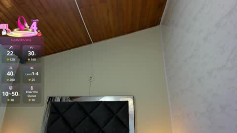 Snapshot of kittyy_babee chatting on 10-28-25, 11:47 kitty online show from 10-28-25, 11:47