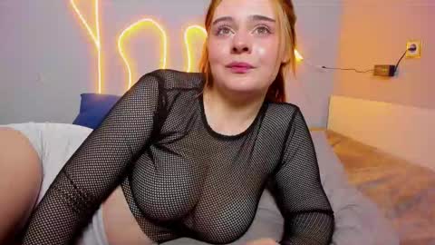 Snapshot of kittyy_rinna chatting on 11-04-25, 01:16 Rina online show from 11-04-25, 01:16