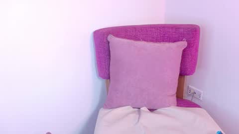 Kitty Hill online show from 02-15-26, 07:51