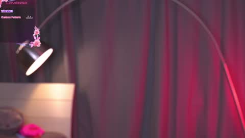 Zendaya online show from 12-02-24, 02:42