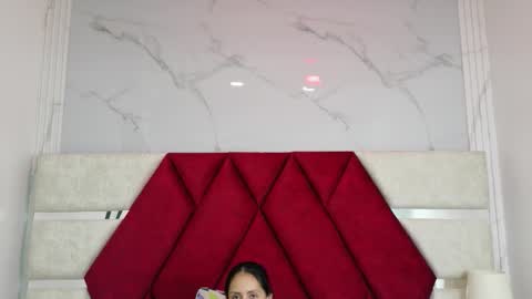 Luisa y Jairo online show from 12-15-25, 02:10