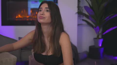 Snapshot of kity_sweet chatting on 01-25-25, 02:36 Erika online show from 01-25-25, 02:36