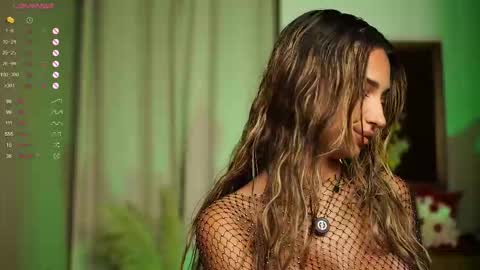 Snapshot of kity_sweet chatting on 09-26-25, 07:40 Erika online show from 09-26-25, 07:40