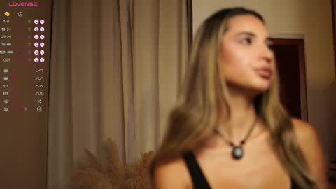 Snapshot of kity_sweet chatting on 10-03-25, 07:00 Erika online show from 10-03-25, 07:00