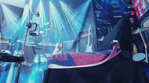 kiveuxmakeu online show from 10-28-25, 06:10