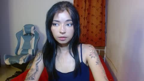 kiyu online show from 10-07-25, 01:36