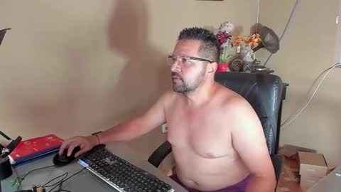 Snapshot of klarck_ chatting on 10-12-25, 08:41 Klarck online show from 10-12-25, 08:41