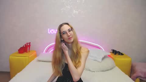 Klary online show from 02-24-25, 08:38