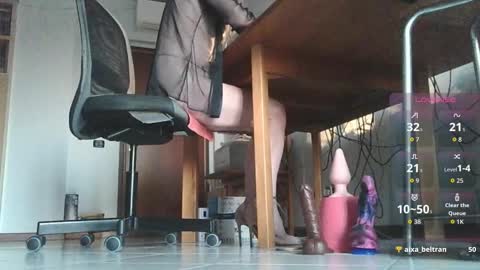 Snapshot of klaudiacd chatting on 11-23-25, 06:35 Klaudia online show from 11-23-25, 06:35