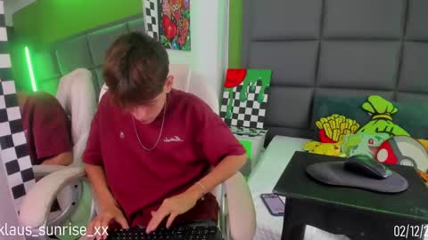 Snapshot of klaus_sunrise_xx chatting on 12-03-24, 04:36 KLAUS online show from 12-03-24, 04:36